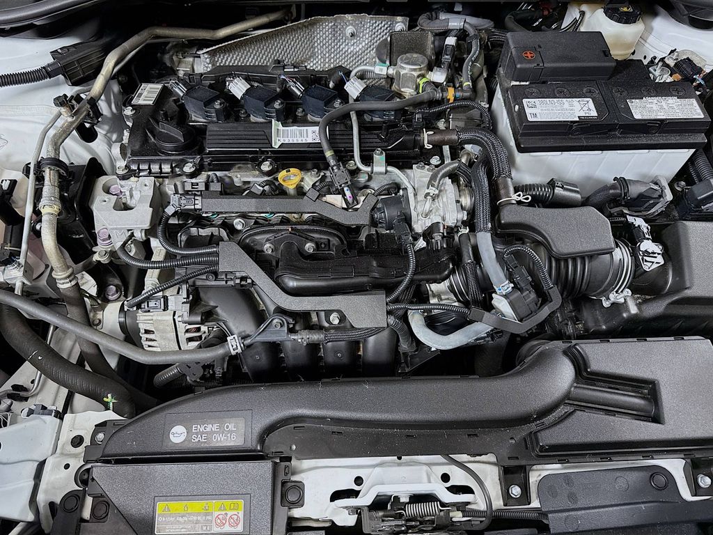 2023 Toyota Corolla Cross XLE photo 28