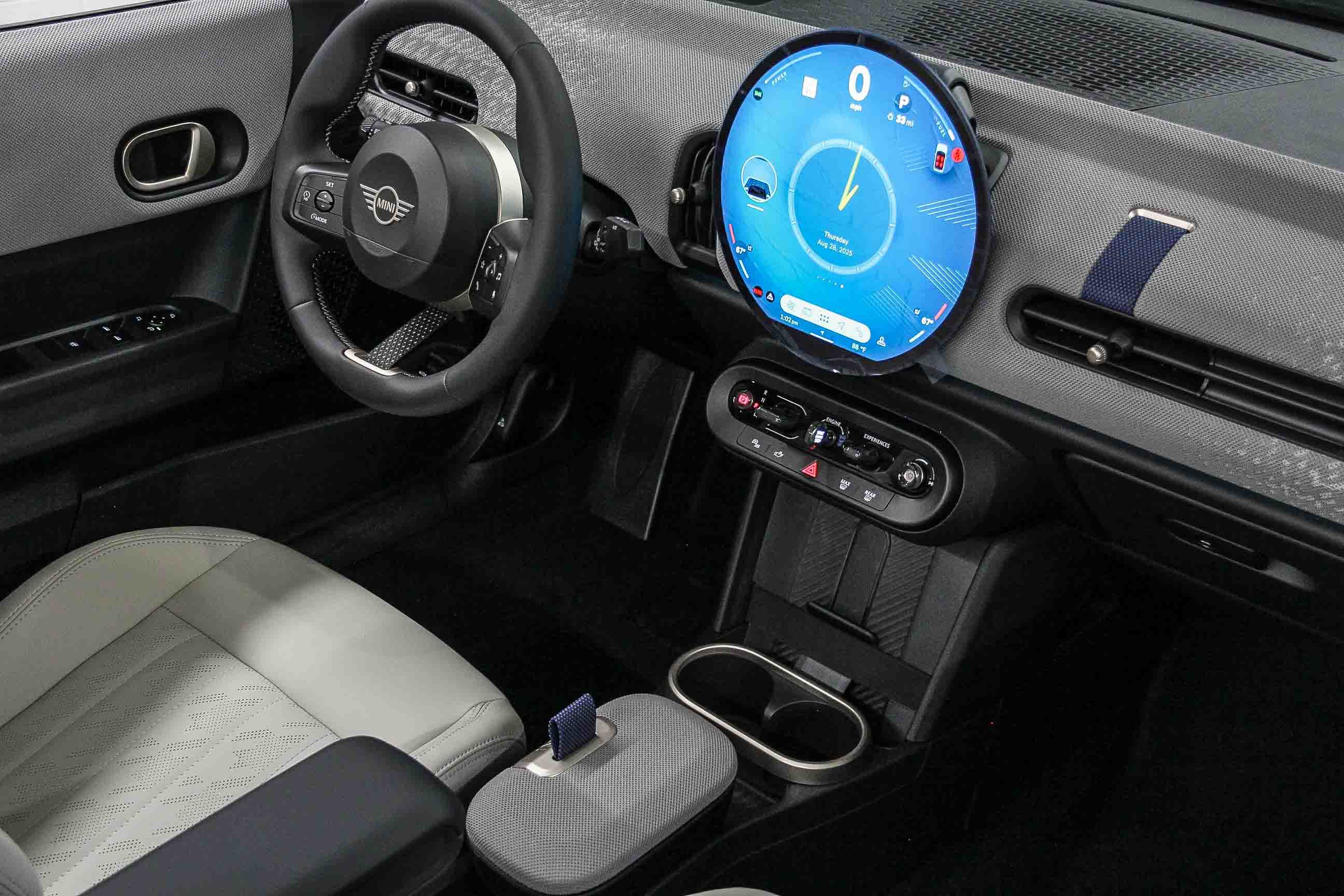 2026 Mini Cooper Convertible Iconic photo 17