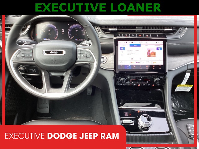 2025 Jeep Grand Cherokee Limited photo 9