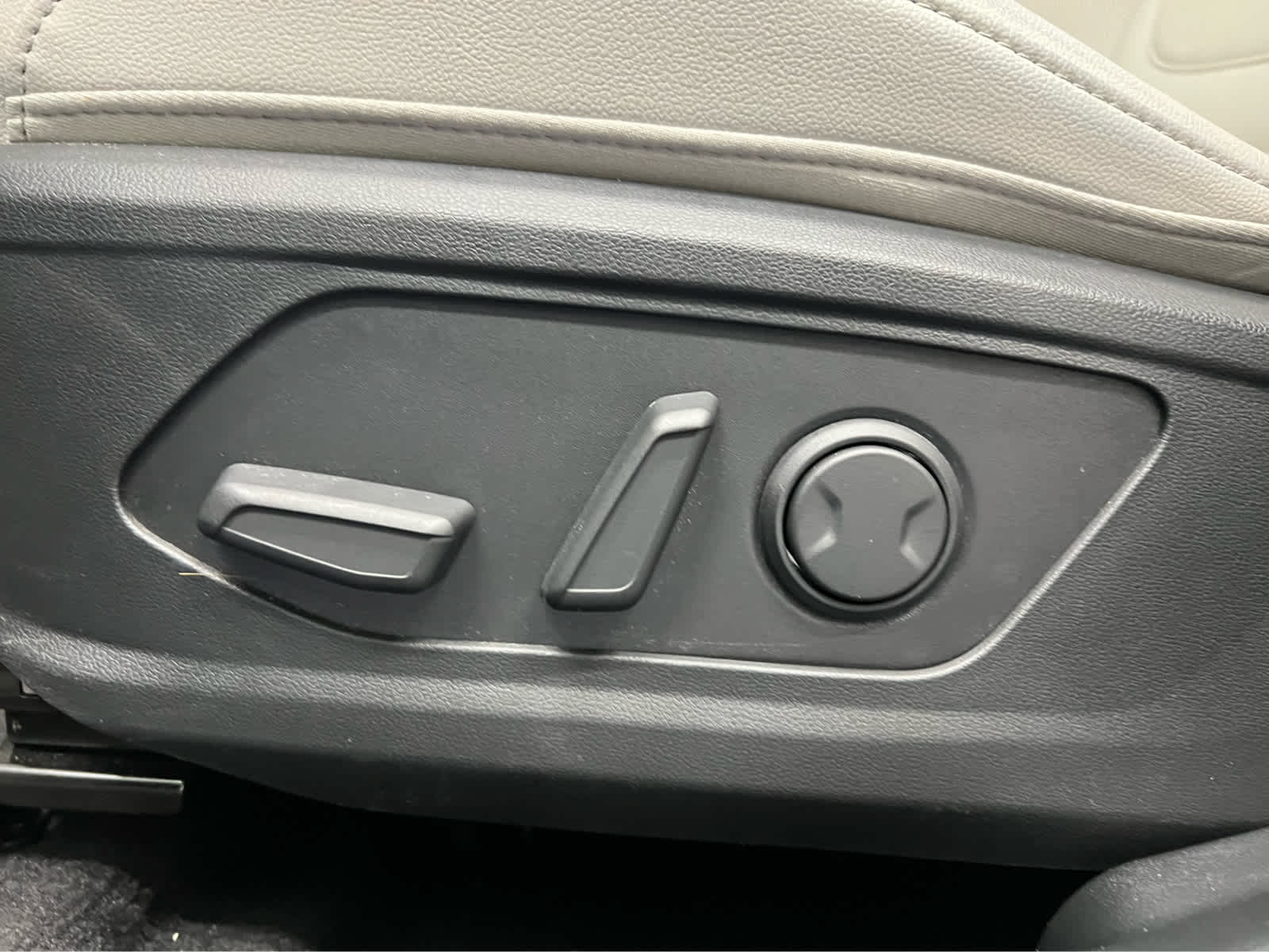 2023 Hyundai Tucson SEL Convenience photo 3
