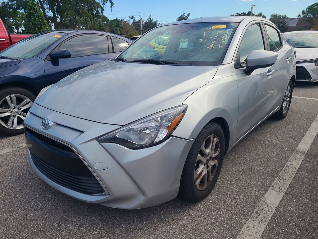 2017 Toyota Yaris iA Base photo 2
