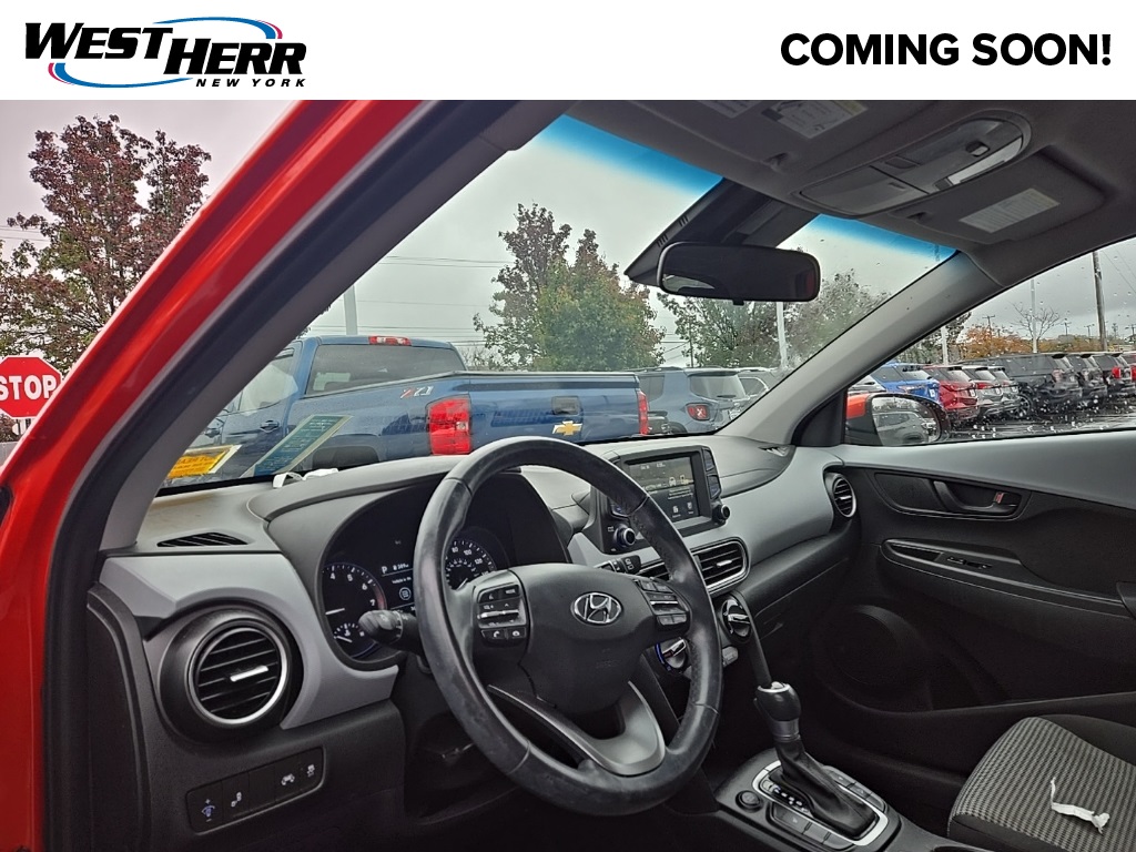 2020 Hyundai Kona SEL photo 2