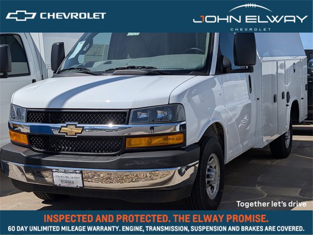 2024 Chevrolet Express Cutaway Base's photo