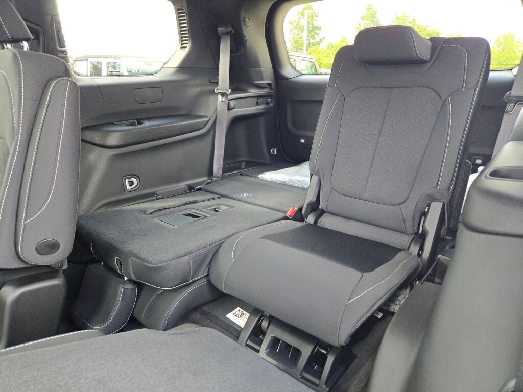 2025 Jeep Grand Cherokee Laredo photo 18