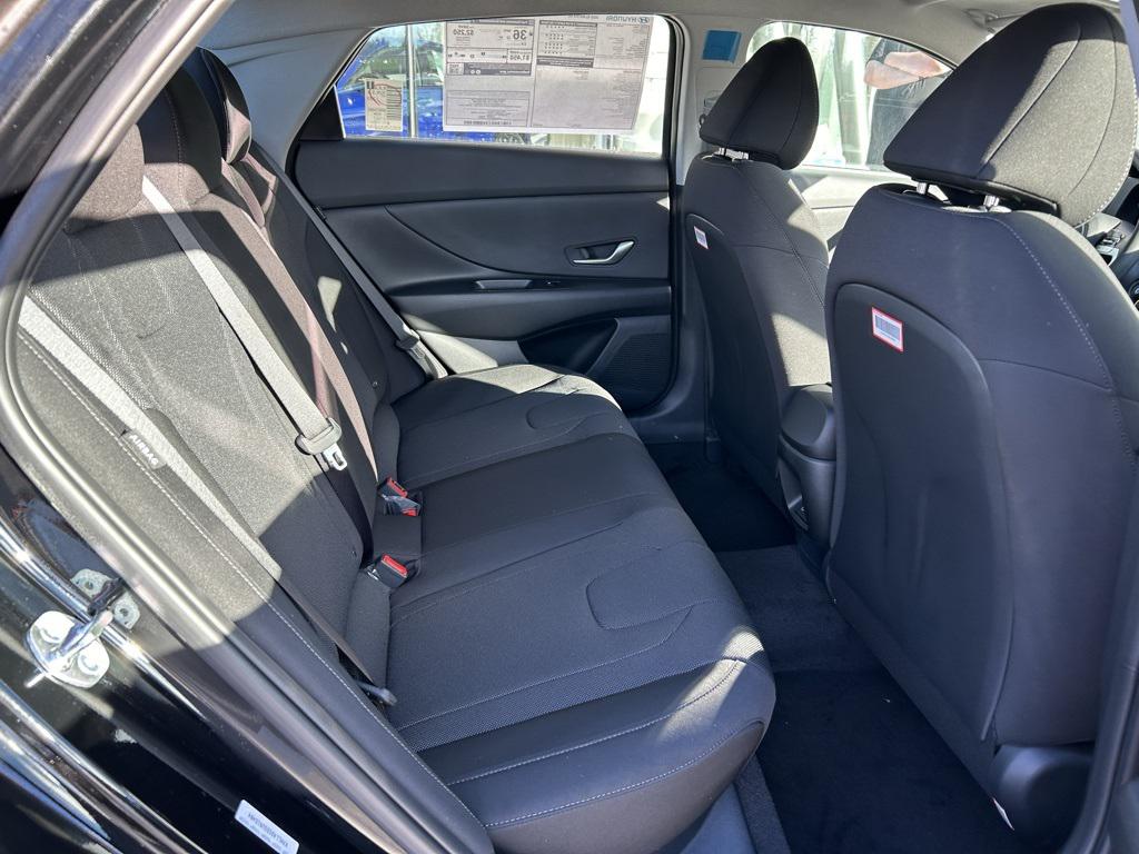 2025 Hyundai Elantra SE photo 26