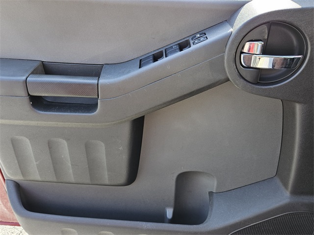 2015 Nissan Xterra S photo 24