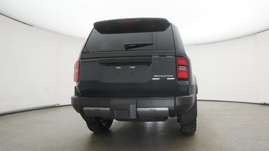 2025 Toyota Land Cruiser photo 18