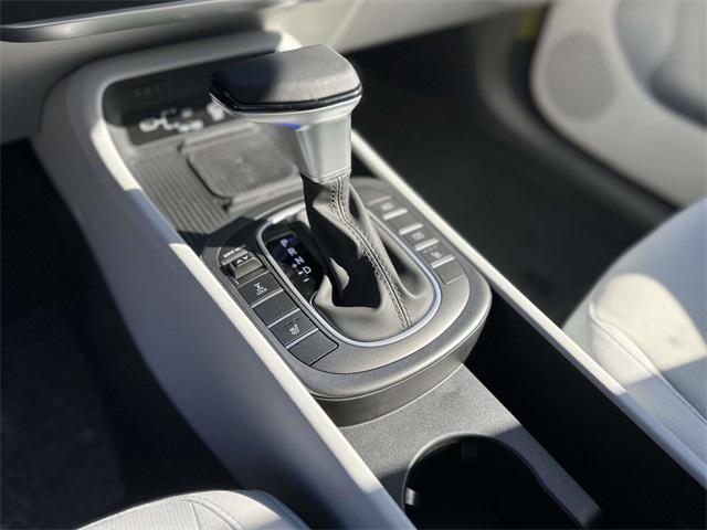 2026 Hyundai Kona SEL photo 15