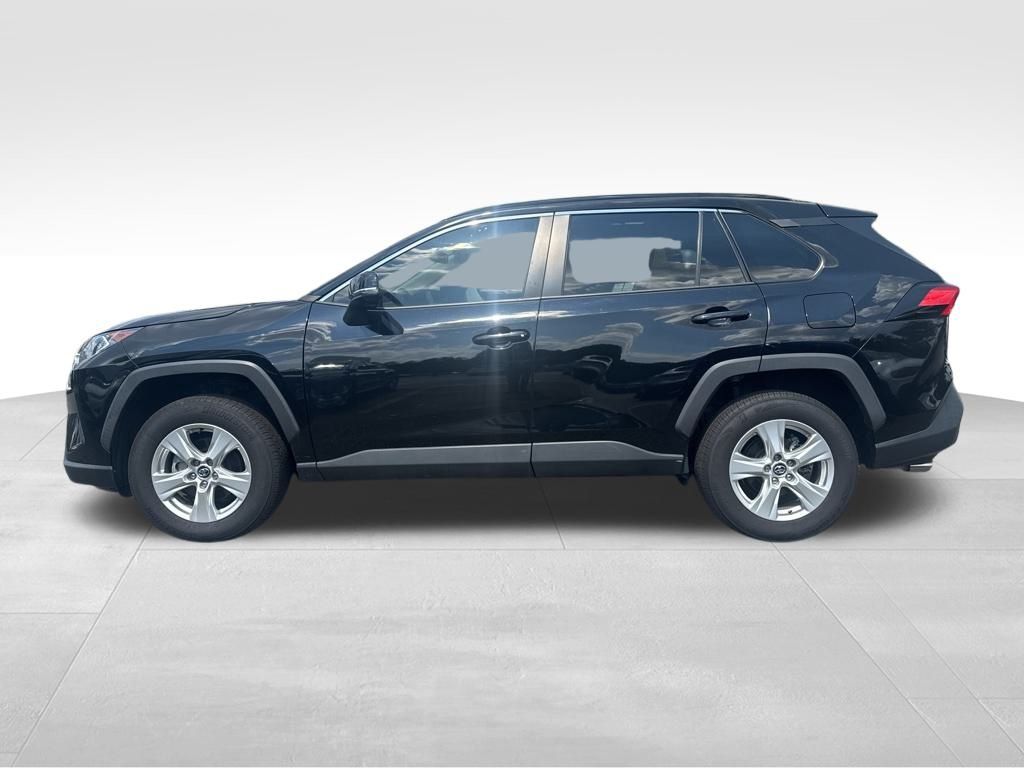 2021 Toyota RAV4 XLE photo 8