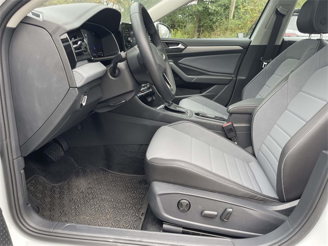 2025 Volkswagen Jetta 1.5T SE photo 9
