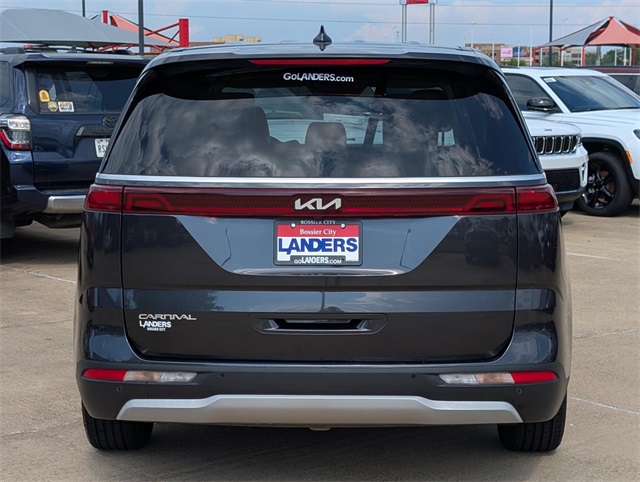 2024 Kia Carnival LX photo 5