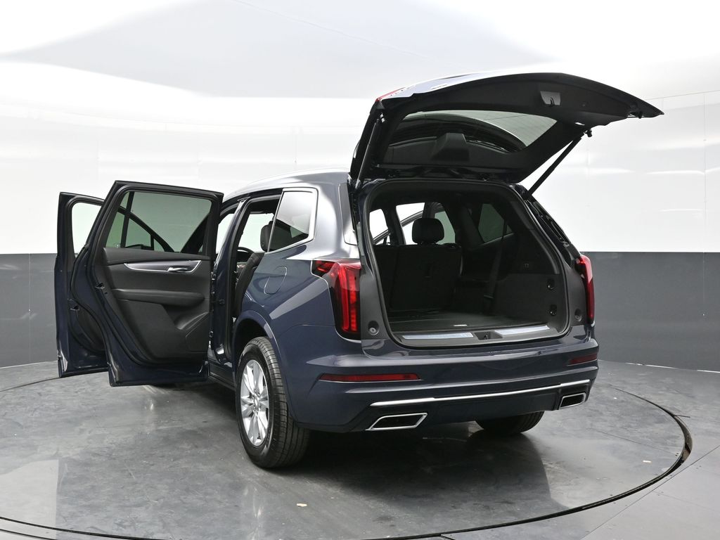 2025 Cadillac XT6 Luxury photo 32