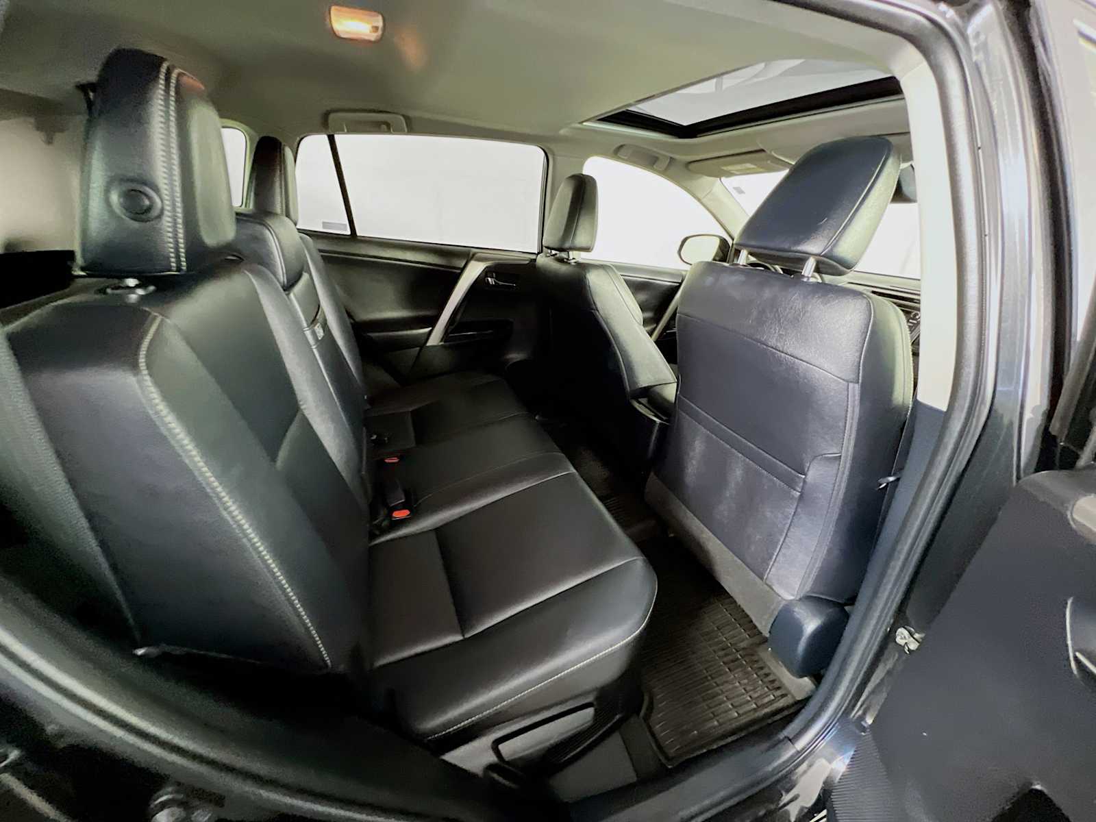 2016 Toyota RAV4 Hybrid Limited photo 26