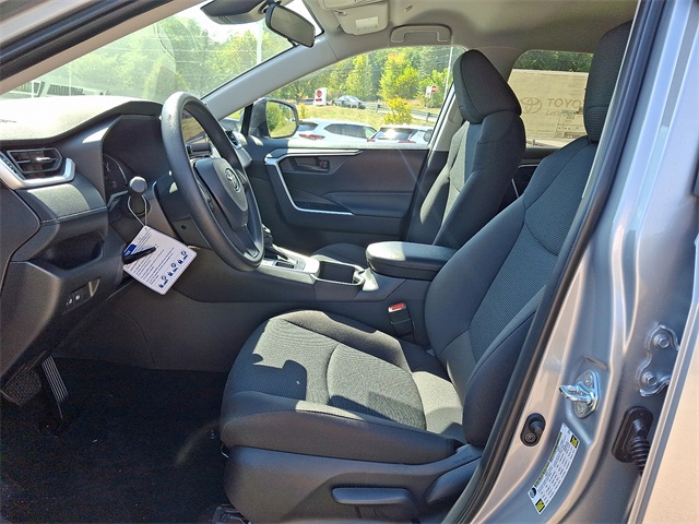 2025 Toyota RAV4 LE photo 11