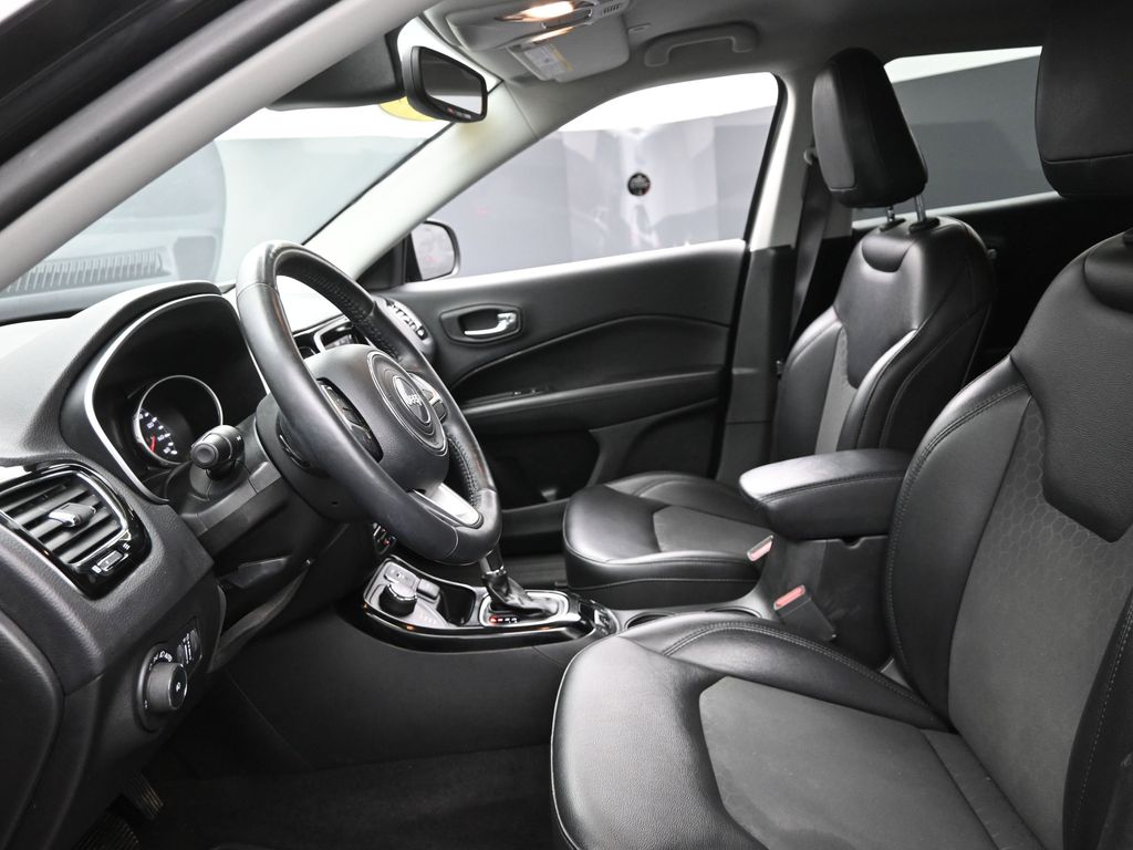 2019 Jeep Compass Altitude photo 2