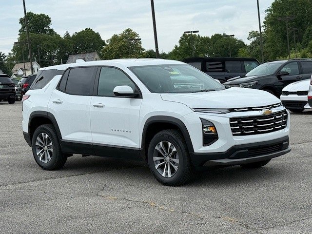 2026 Chevrolet Equinox L photo 2