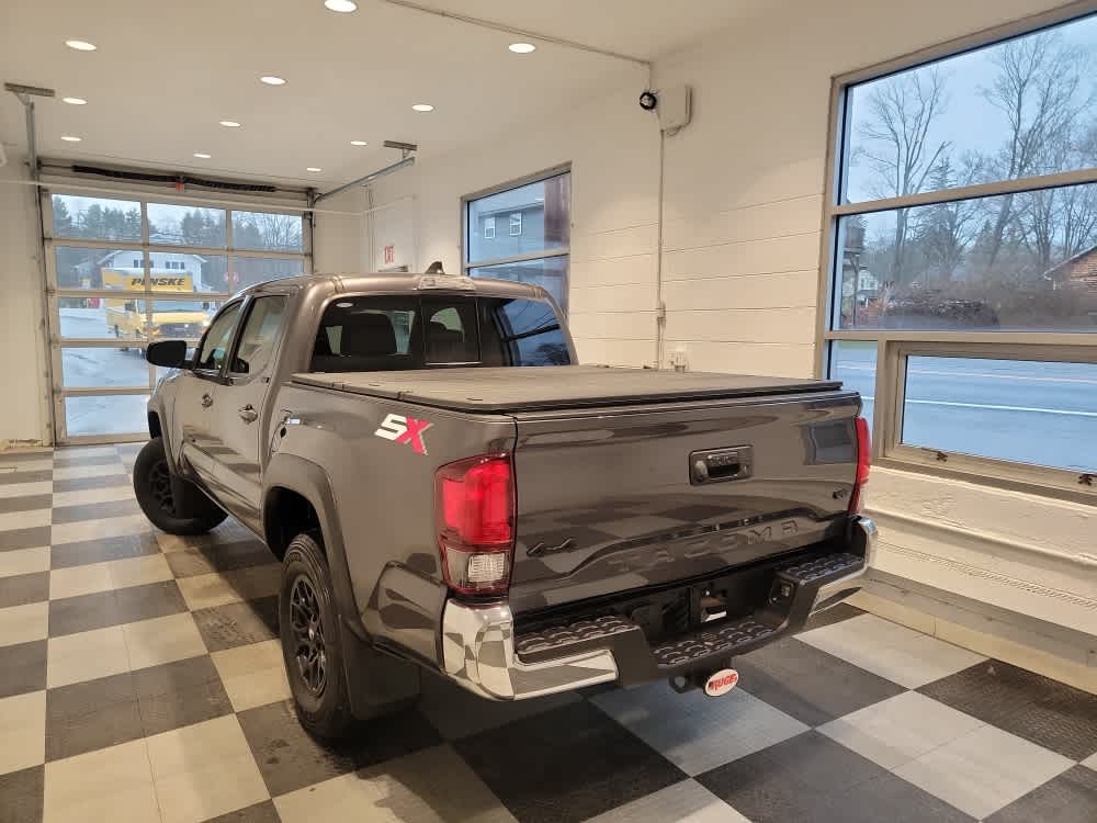 2023 Toyota Tacoma SR5 4x4 photo 2