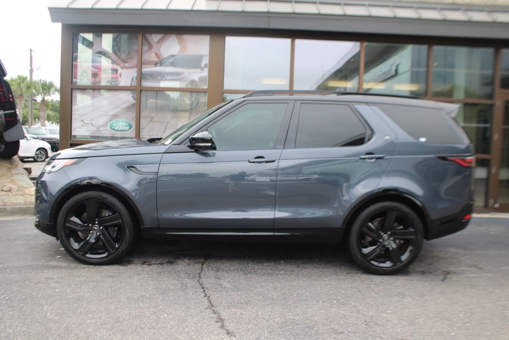 2024 Land Rover Discovery P360 Dynamic SE photo 2