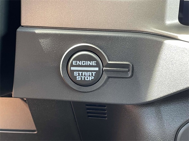 2025 Ford Bronco Outer Banks photo 14