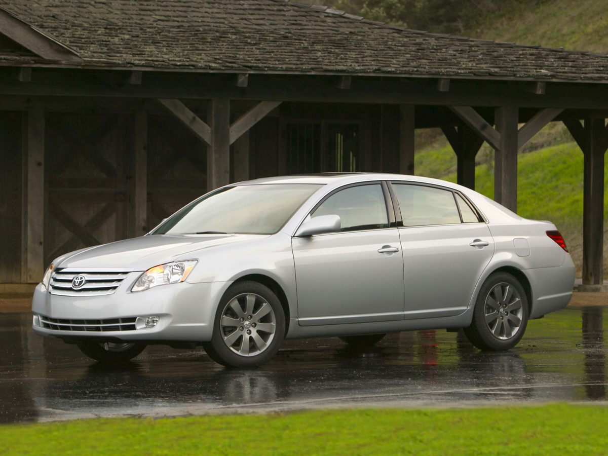 2006 Toyota Avalon XL's photo
