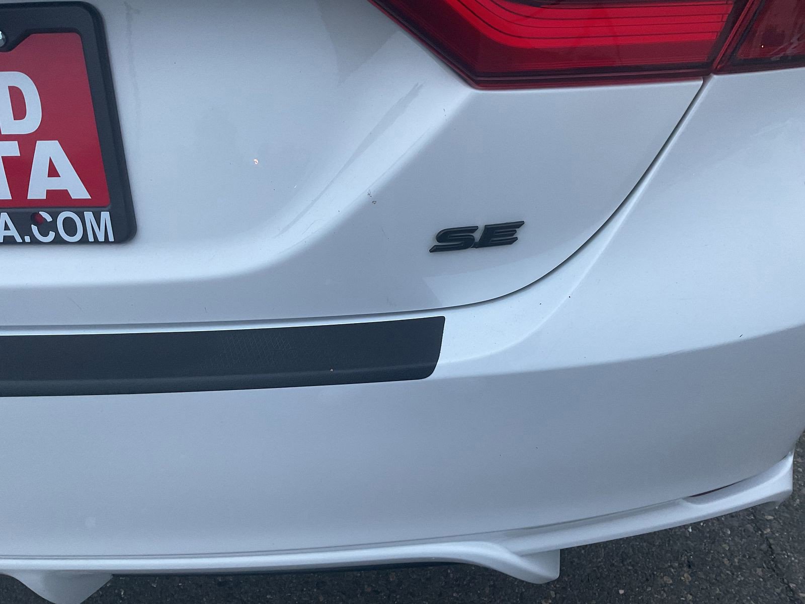 2023 Toyota Camry SE photo 9