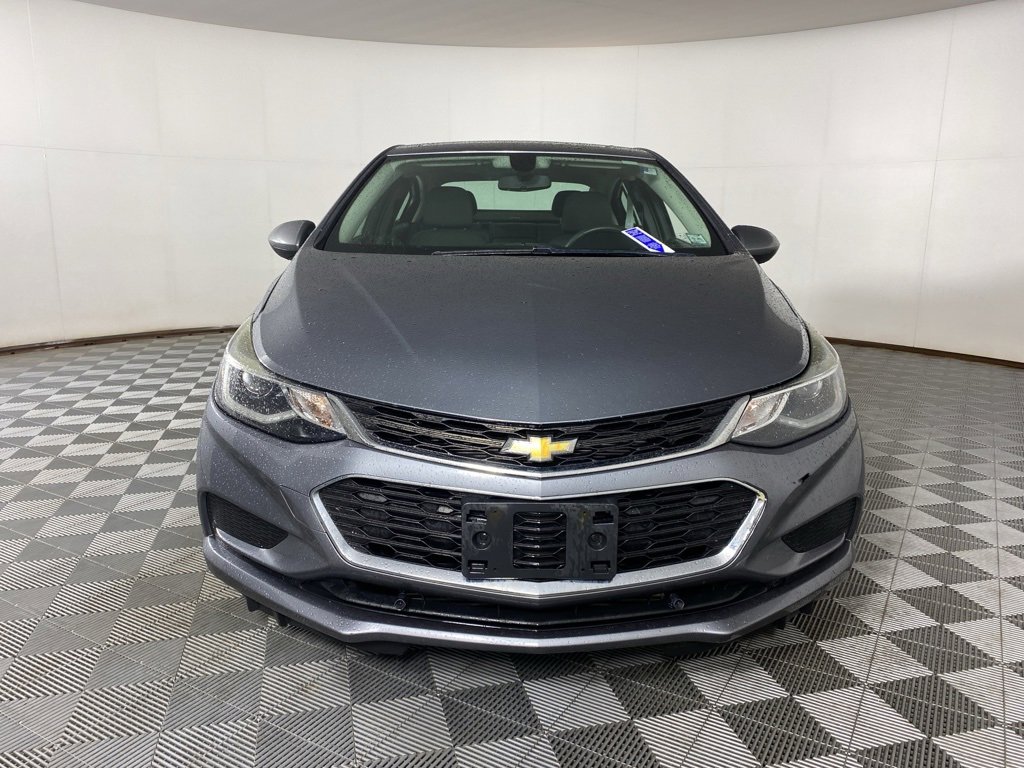 2018 Chevrolet Cruze LT photo 2