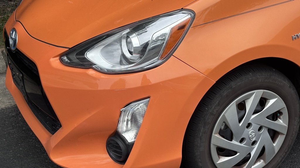 2015 Toyota Prius C Two photo 11