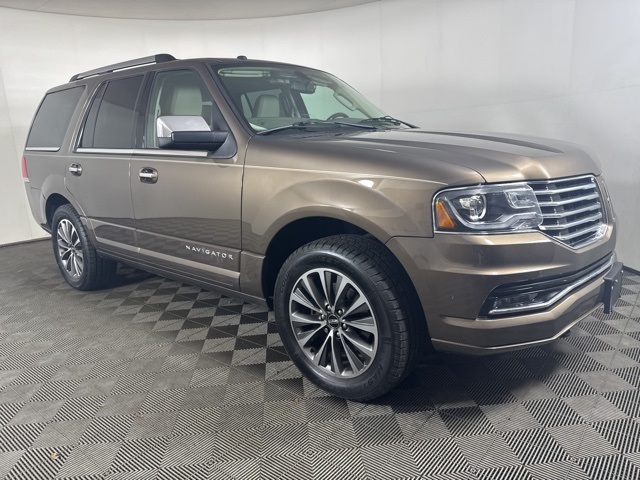 2015 Lincoln Navigator Base's photo