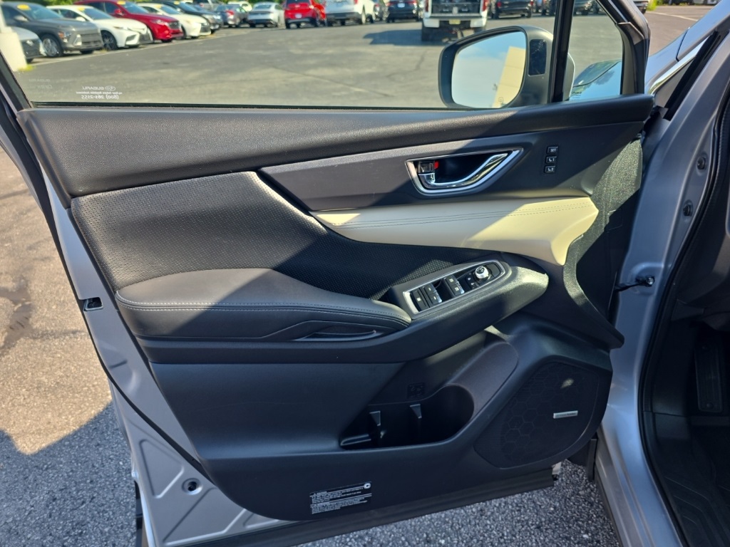 Used 2022 Ice Silver Metallic Subaru Limited image 21