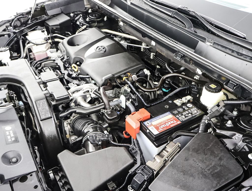 2021 Toyota RAV4 LE photo 12