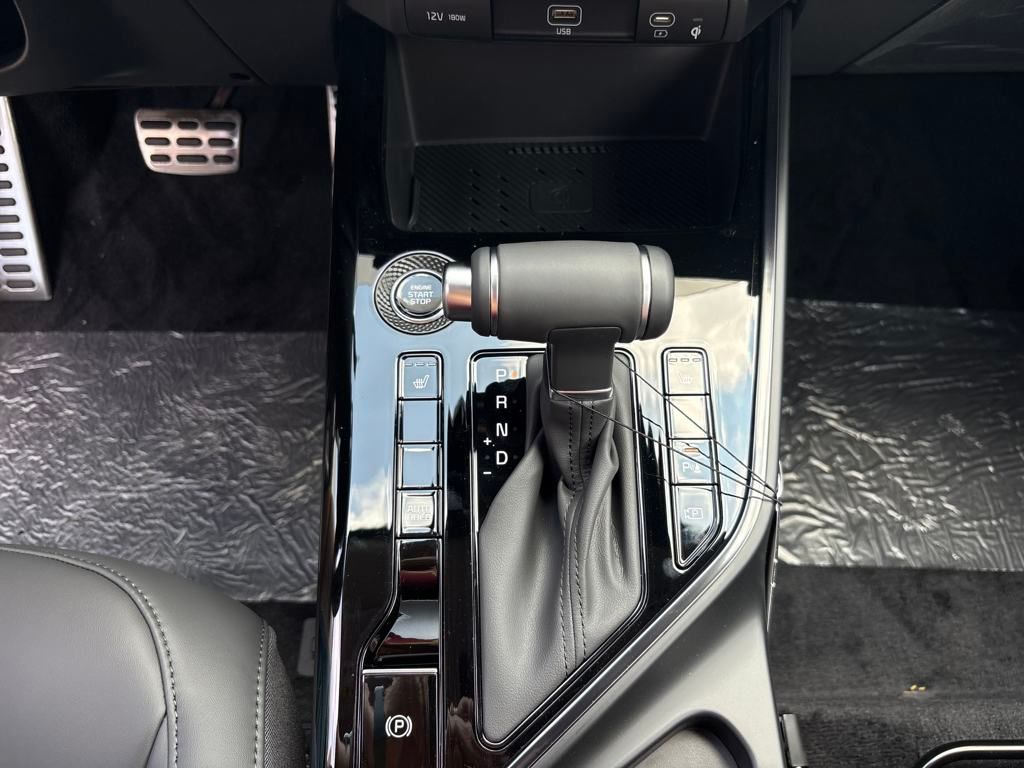2025 Kia Niro EX Touring photo 19