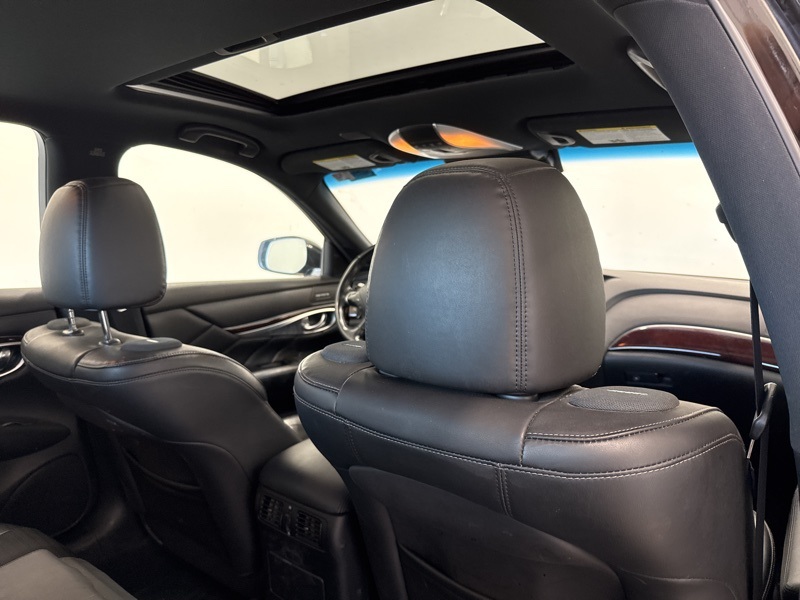 2018 Infiniti Q70 3.7 Luxe photo 10