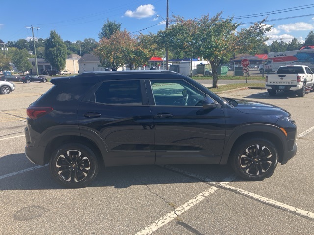 2021 Chevrolet Trailblazer LT photo 3