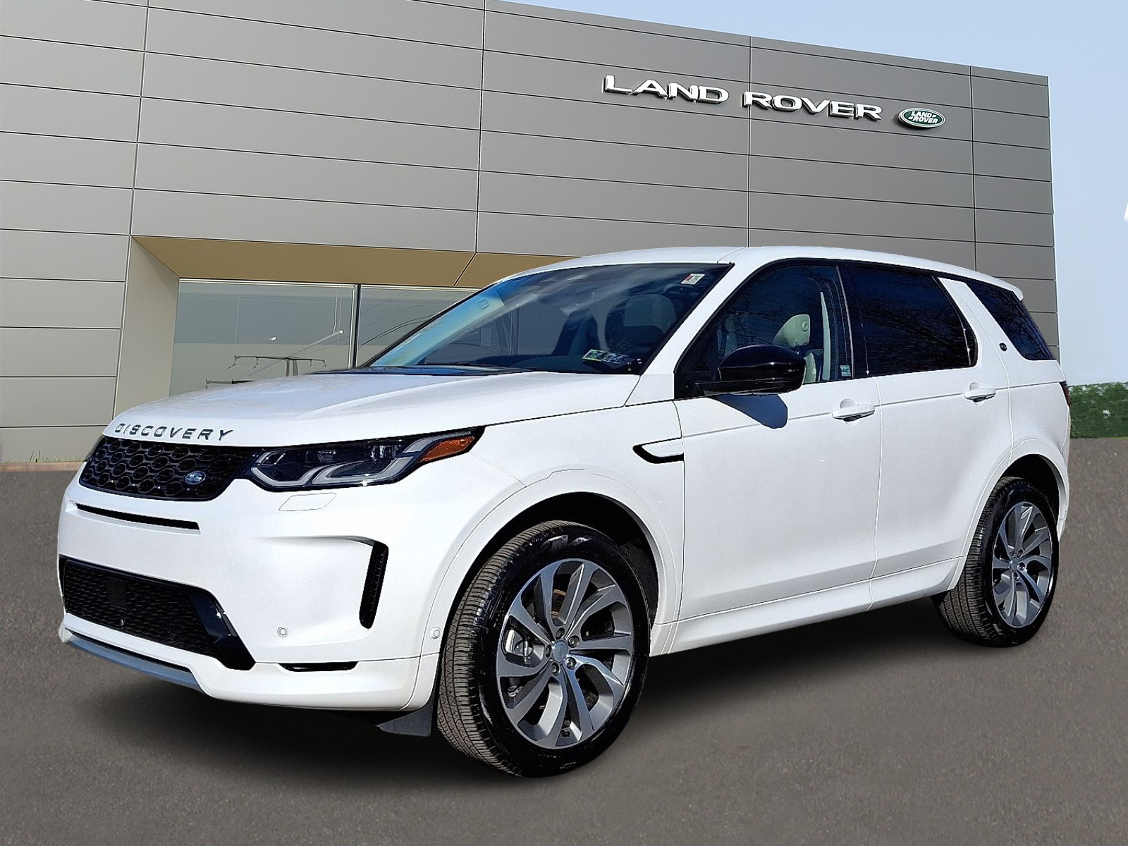 2025 Land Rover Discovery Sport S's photo