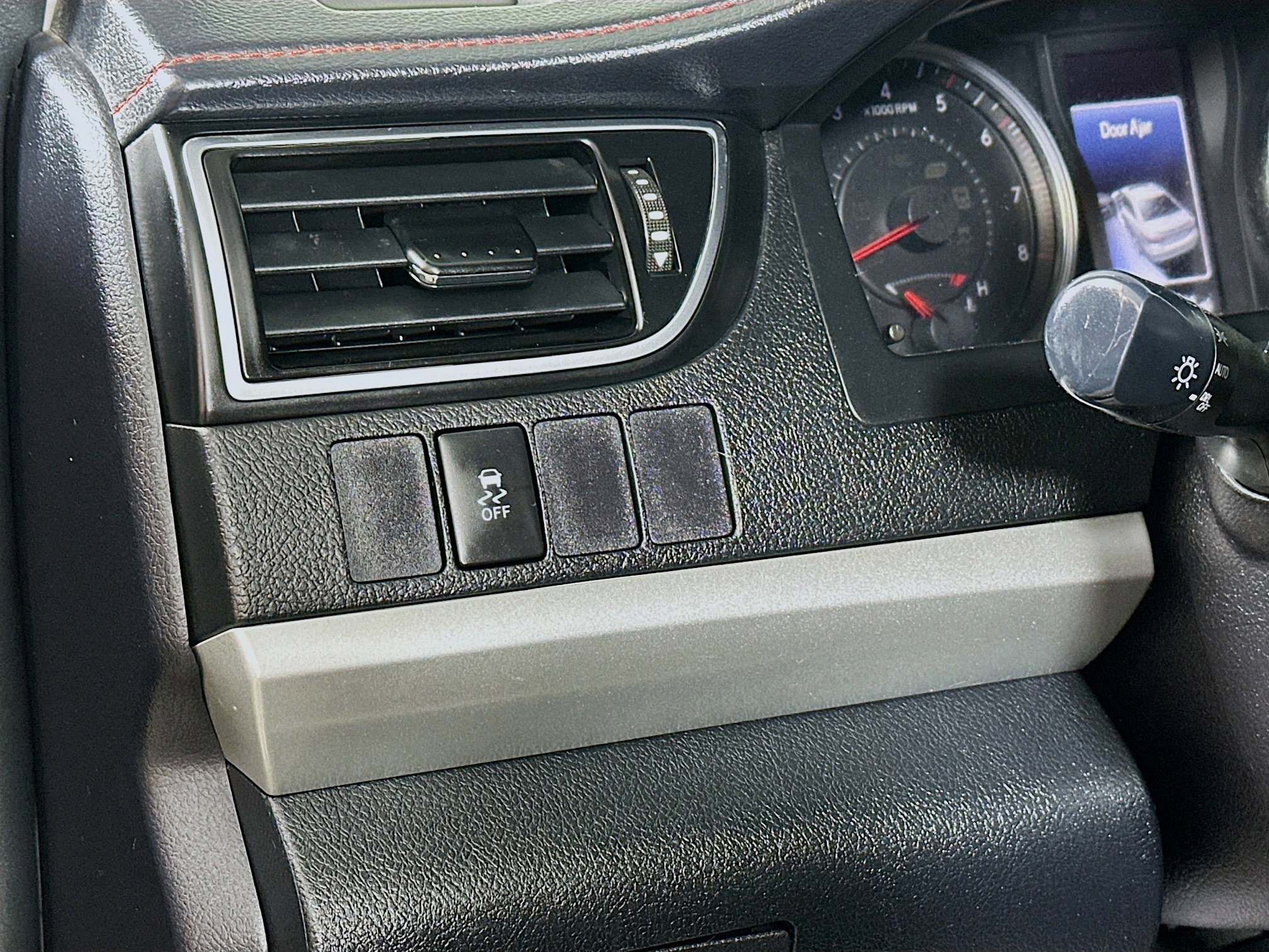 2015 Toyota Camry SE photo 10