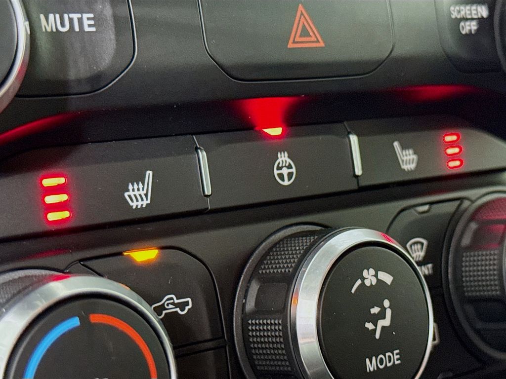2019 Ram 1500 Rebel photo 21