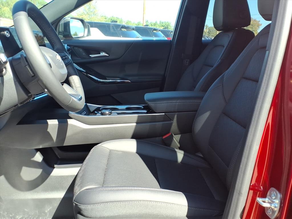 2026 Chevrolet Equinox LT photo 9
