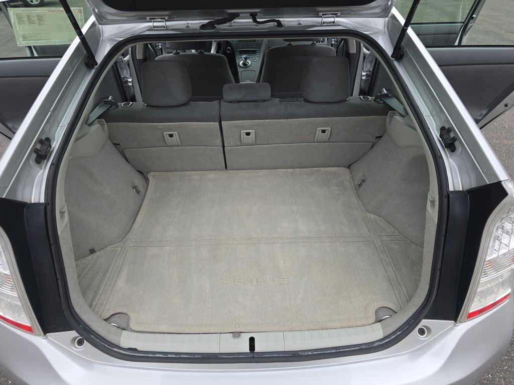 2010 Toyota Prius Two photo 11