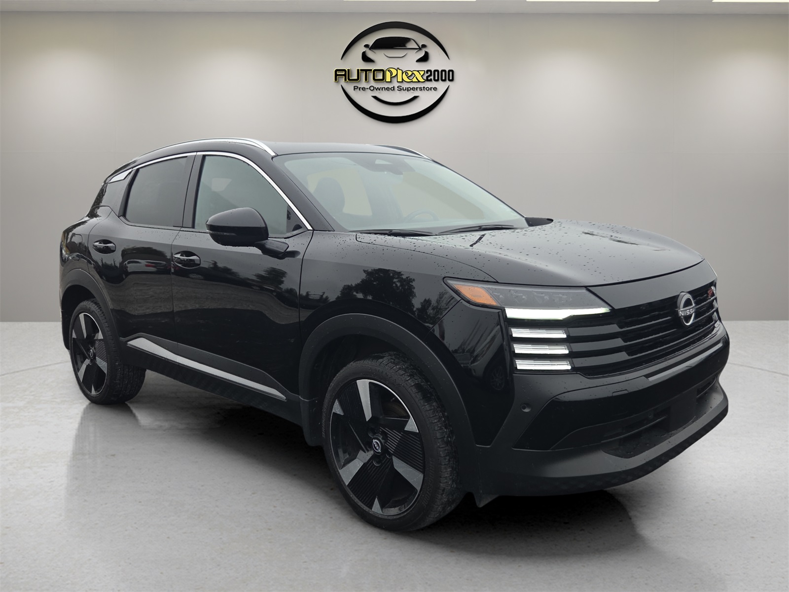 2025 Nissan Kicks SR's photo