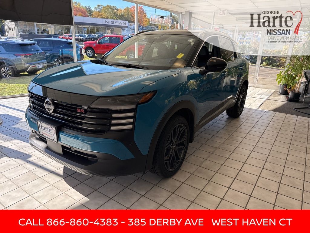 2025 Nissan Kicks SR AWD's photo