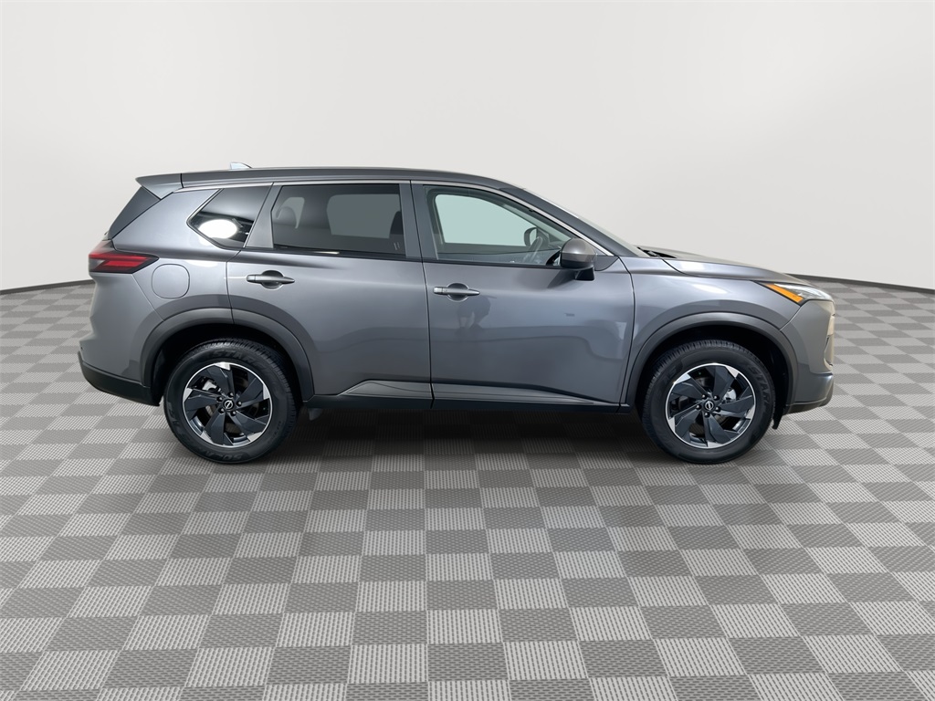 2025 Nissan Rogue SV photo 4