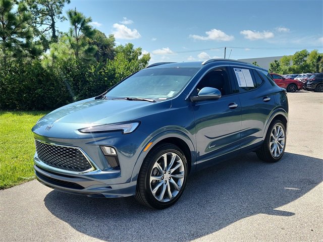 2024 Buick Encore GX Avenir photo 2