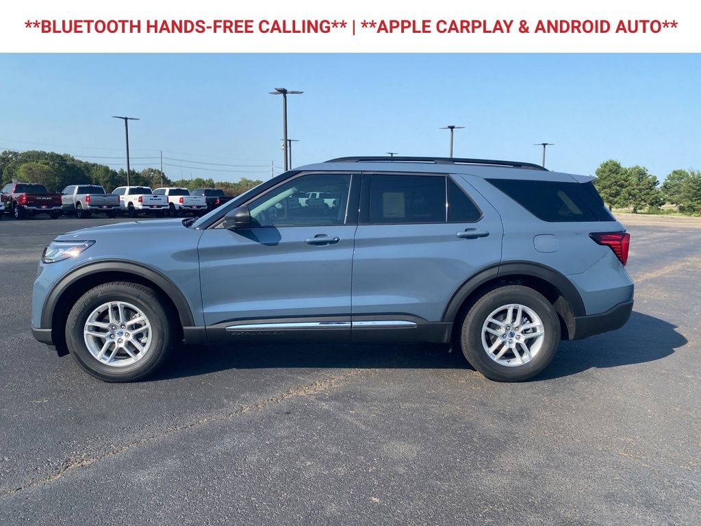 2025 Ford Explorer photo 4