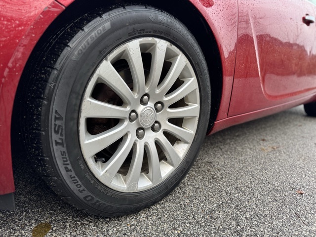 2013 Buick Regal Premium I photo 2