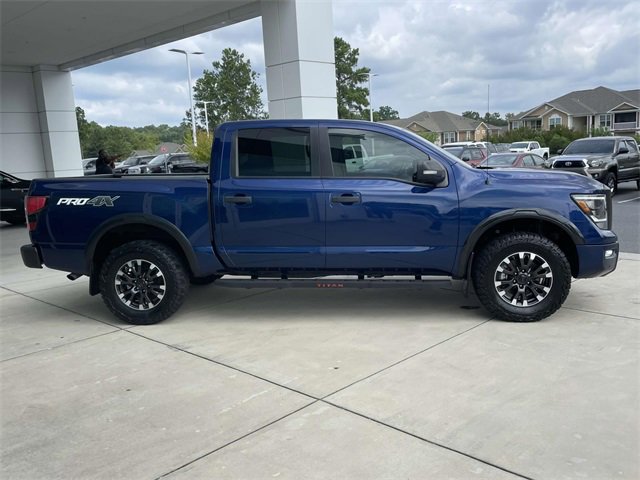 2020 Nissan Titan Crew Cab photo 5