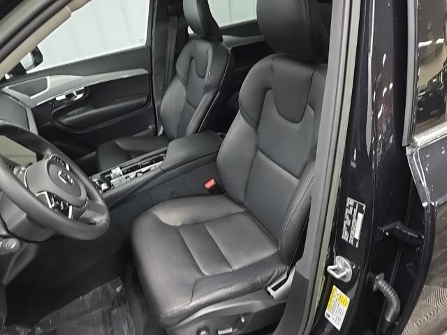 2023 Volvo XC90 B5 Core photo 27