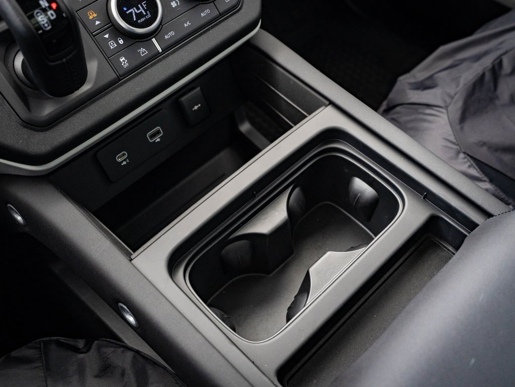 2024 Land Rover Defender 110 S photo 30