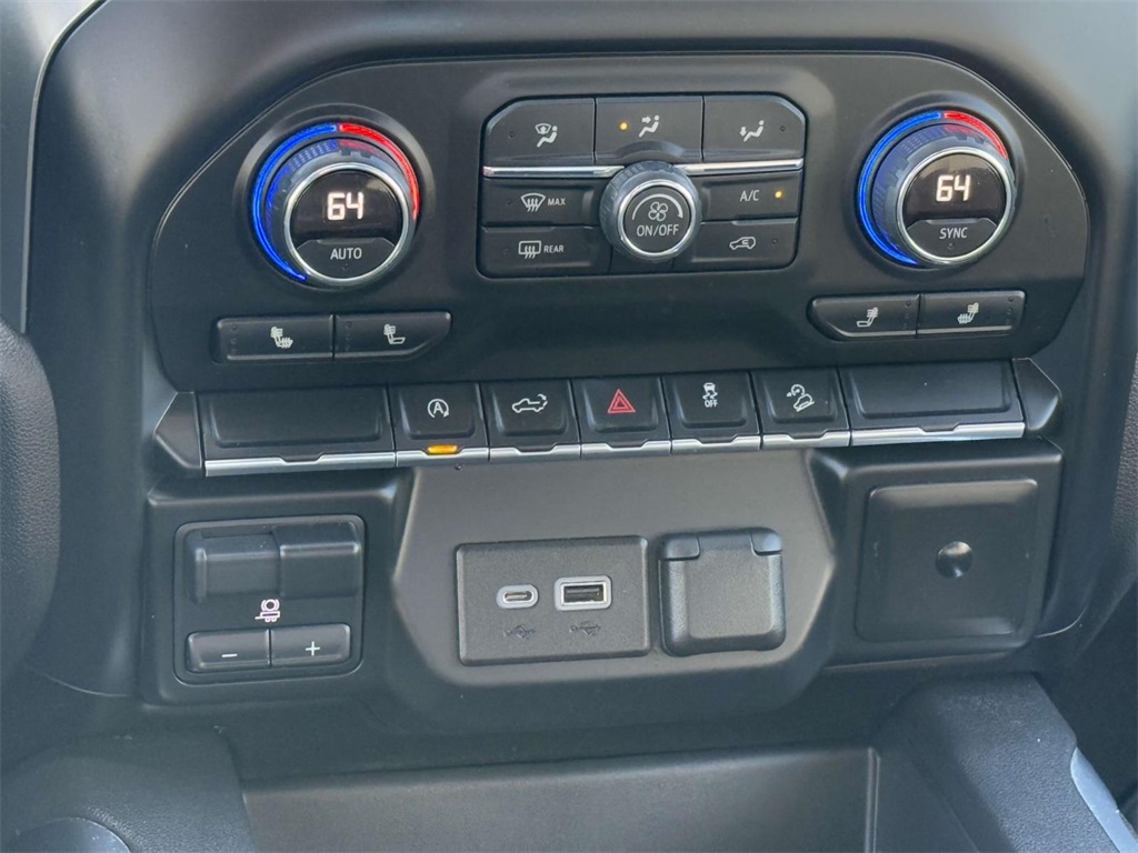 2019 Chevrolet Silverado 1500 RST photo 19