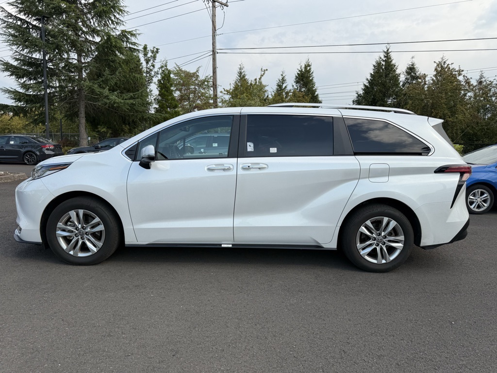 2023 Toyota Sienna Limited photo 2