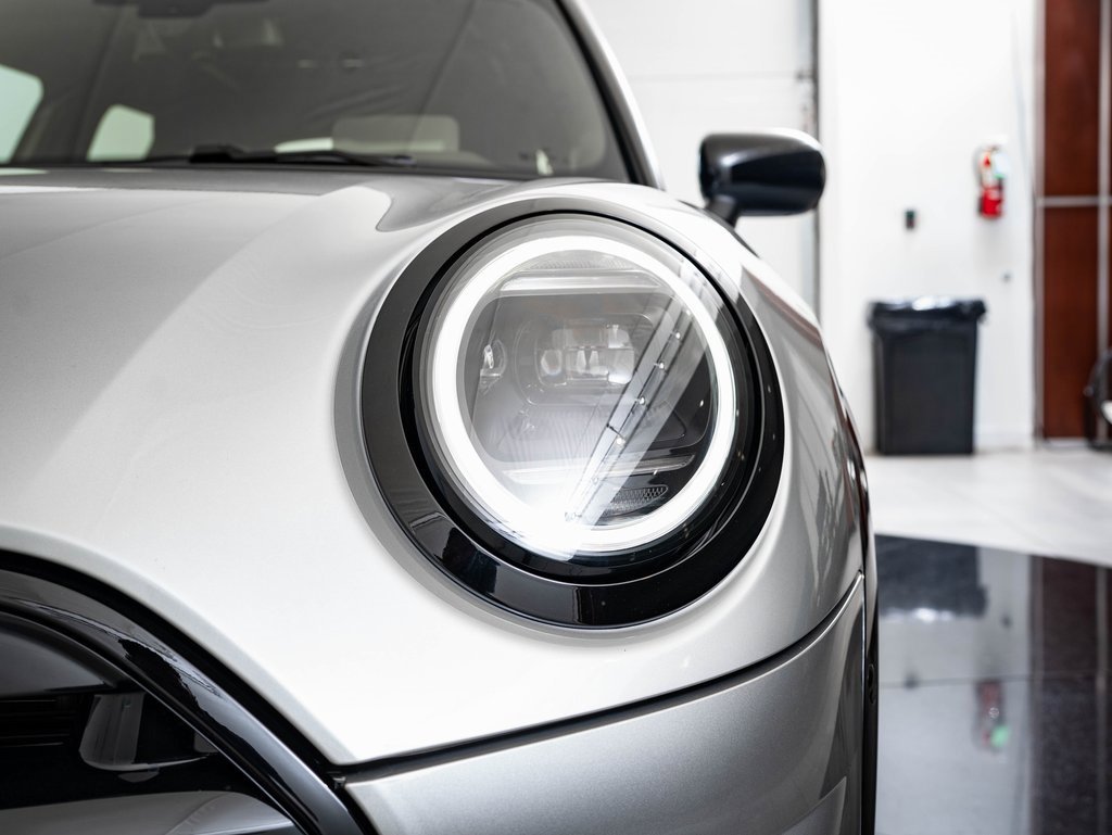 2026 Mini Cooper 4 Door Hardtop Iconic photo 14